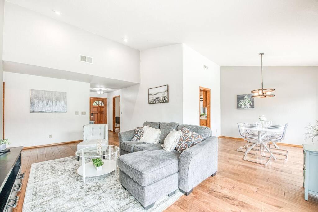 Stylish 3Br/2Ba Retreat W/ Pool! Dream Getaway Villa Fresno Eksteriør billede