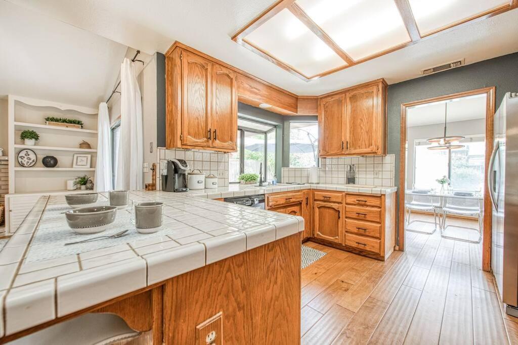 Stylish 3Br/2Ba Retreat W/ Pool! Dream Getaway Villa Fresno Eksteriør billede