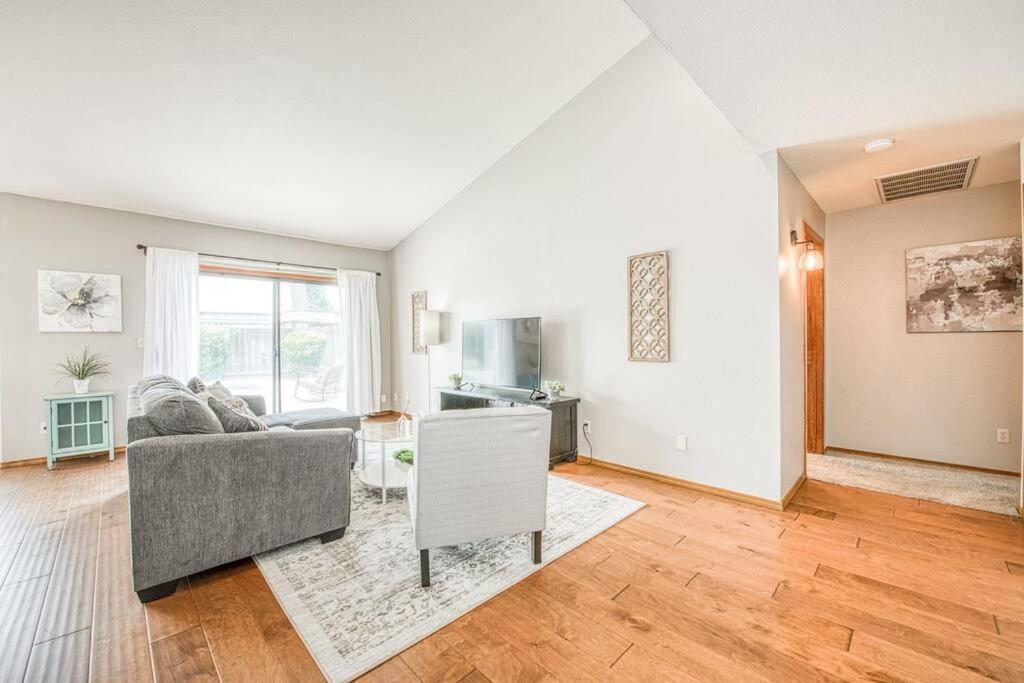 Stylish 3Br/2Ba Retreat W/ Pool! Dream Getaway Villa Fresno Eksteriør billede
