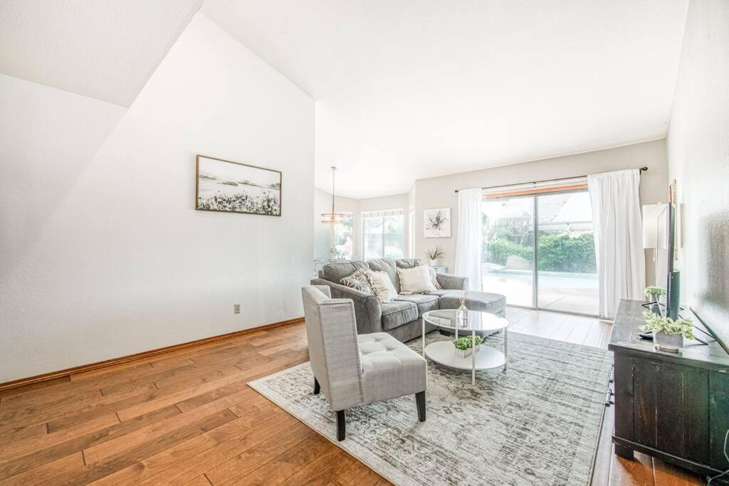 Stylish 3Br/2Ba Retreat W/ Pool! Dream Getaway Villa Fresno Eksteriør billede