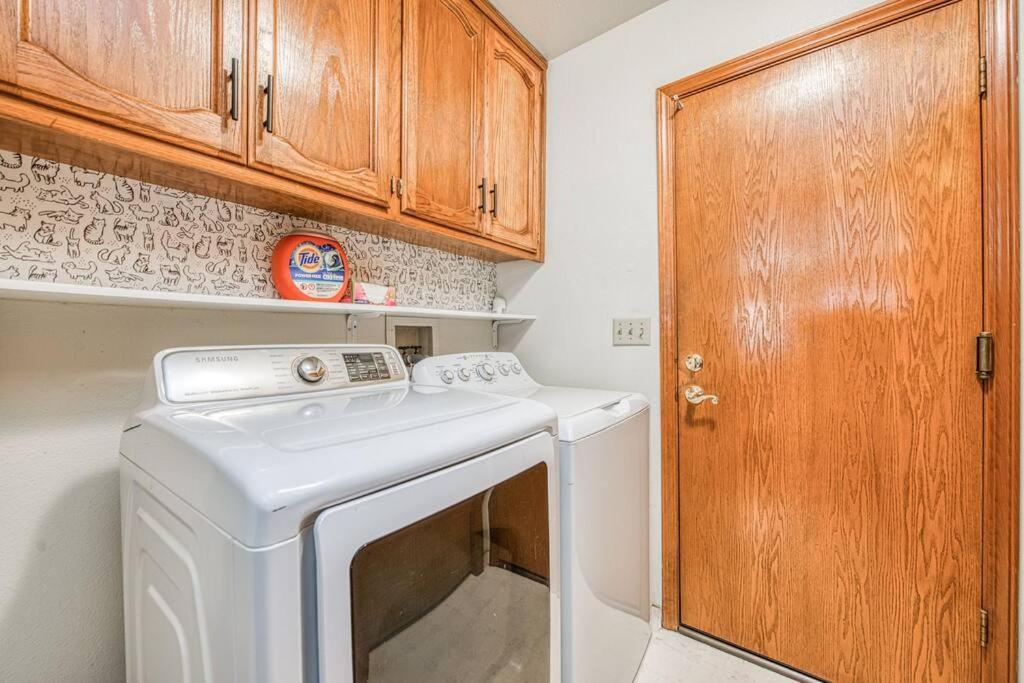 Stylish 3Br/2Ba Retreat W/ Pool! Dream Getaway Villa Fresno Eksteriør billede