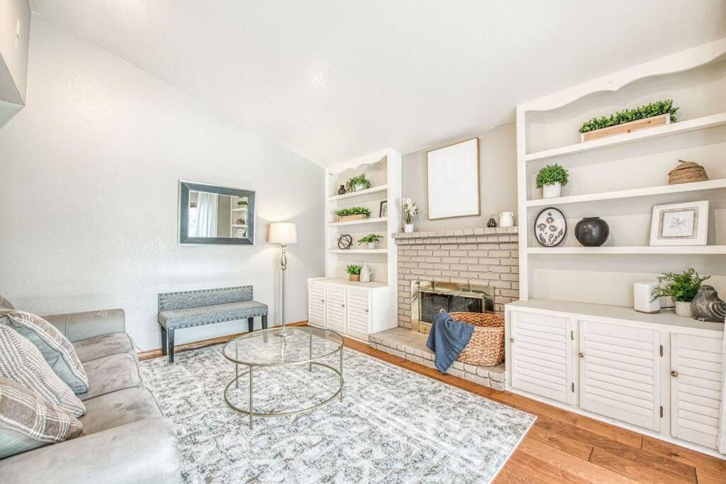 Stylish 3Br/2Ba Retreat W/ Pool! Dream Getaway Villa Fresno Eksteriør billede