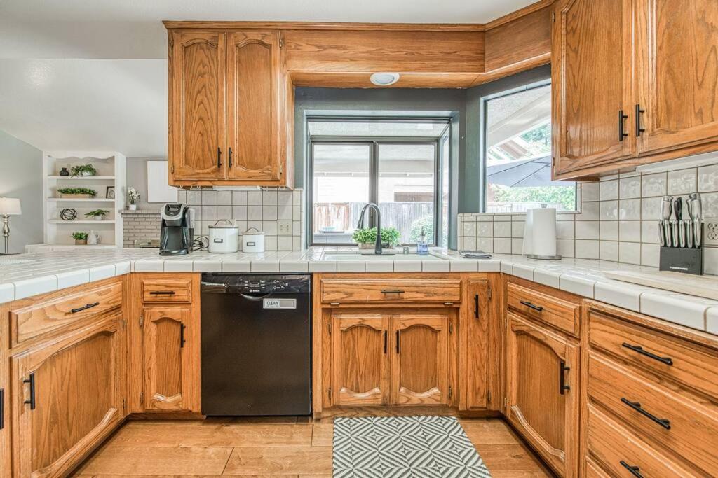 Stylish 3Br/2Ba Retreat W/ Pool! Dream Getaway Villa Fresno Eksteriør billede