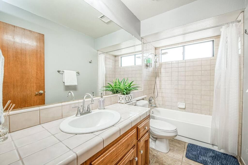 Stylish 3Br/2Ba Retreat W/ Pool! Dream Getaway Villa Fresno Eksteriør billede