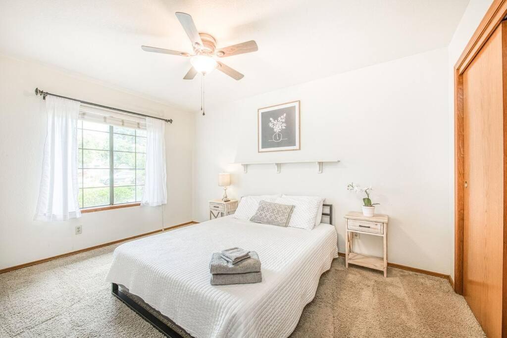 Stylish 3Br/2Ba Retreat W/ Pool! Dream Getaway Villa Fresno Eksteriør billede